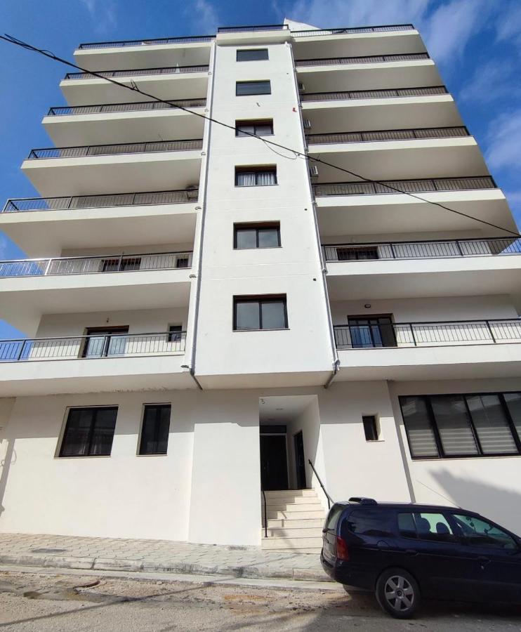 Blissful Apartments Sarandë Esterno foto
