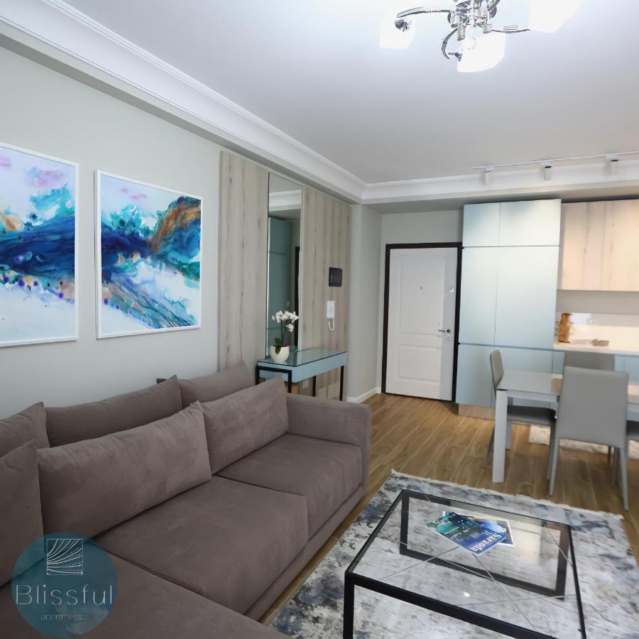 Blissful Apartments Sarandë Esterno foto