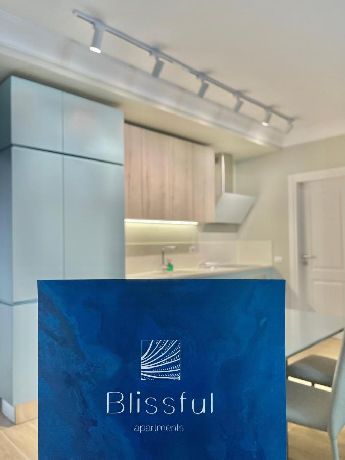 Blissful Apartments Sarandë Esterno foto