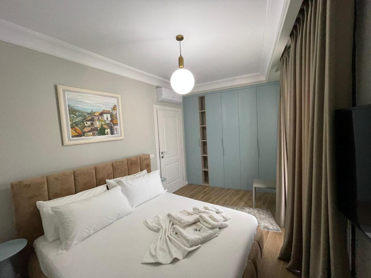 Blissful Apartments Sarandë Esterno foto