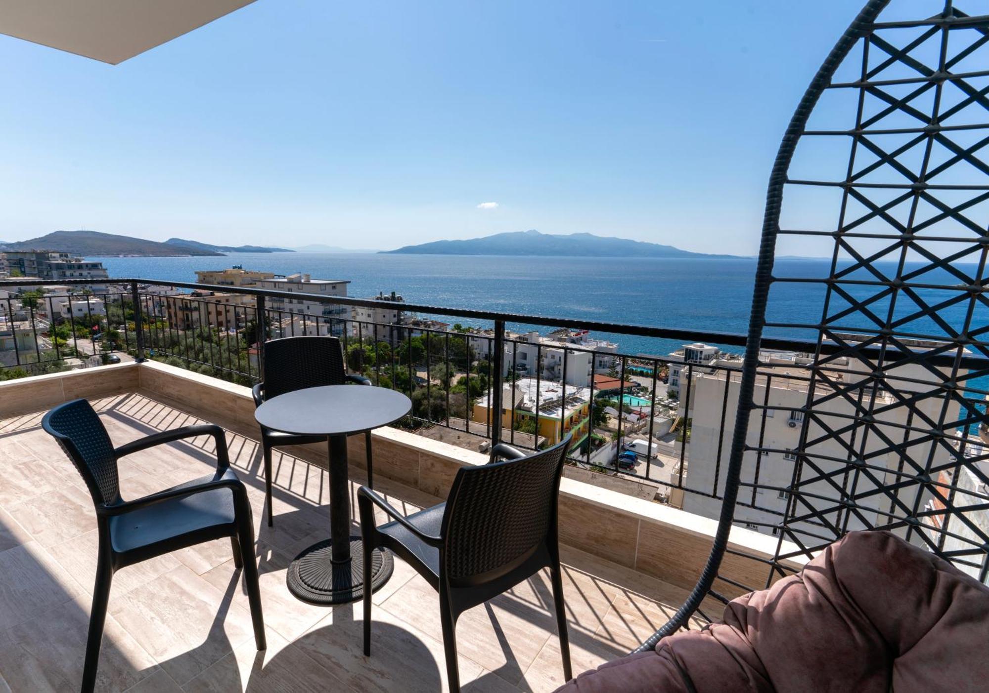 Blissful Apartments Sarandë Esterno foto