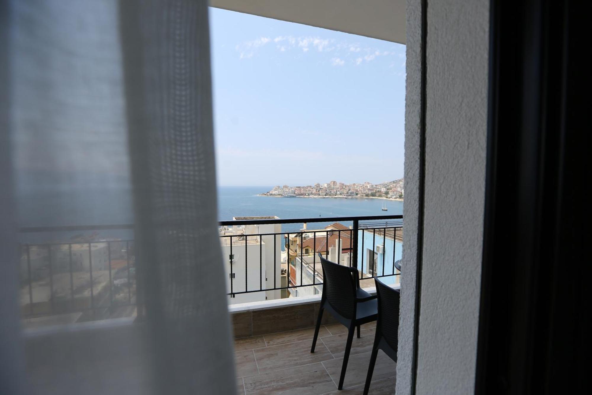 Blissful Apartments Sarandë Esterno foto