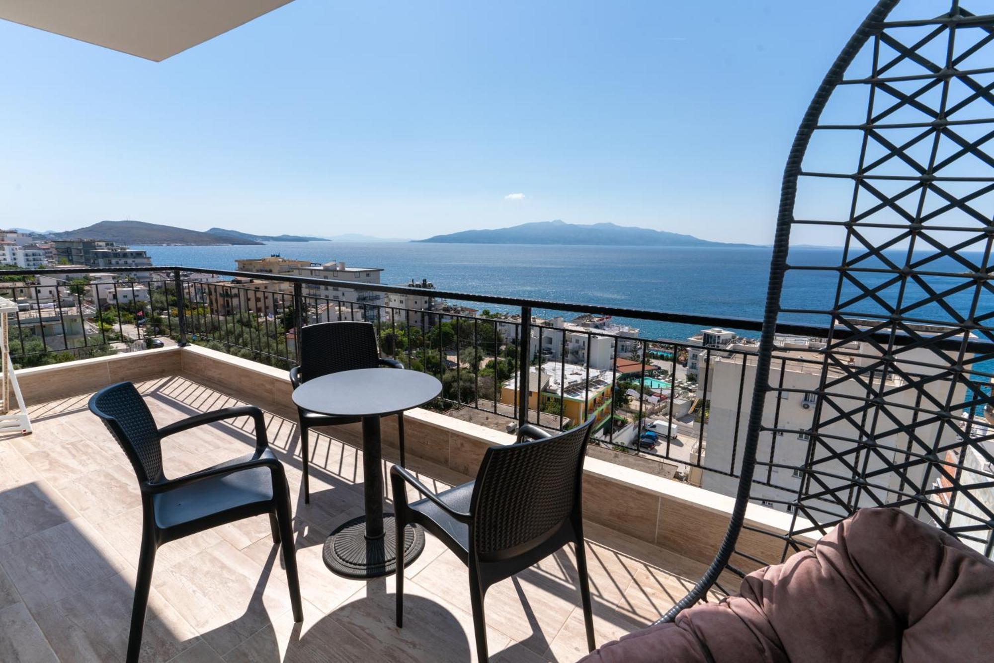 Blissful Apartments Sarandë Esterno foto
